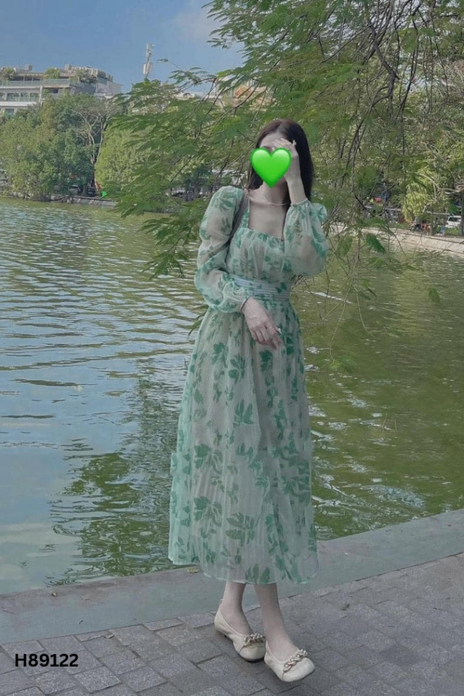 Váy xanh họa tiết