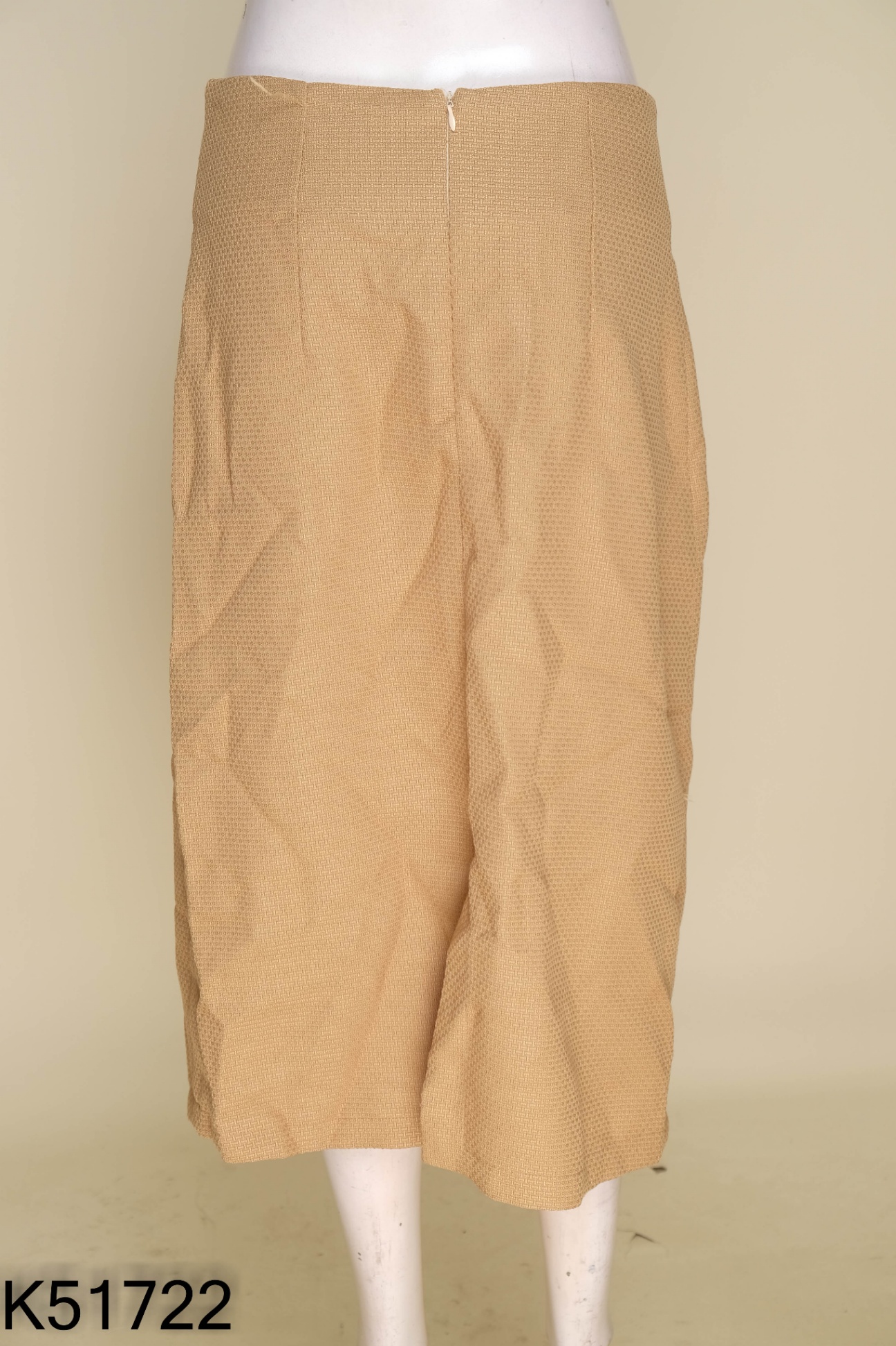 Chân váy nâu be LEO 'S WEARING phối cúc