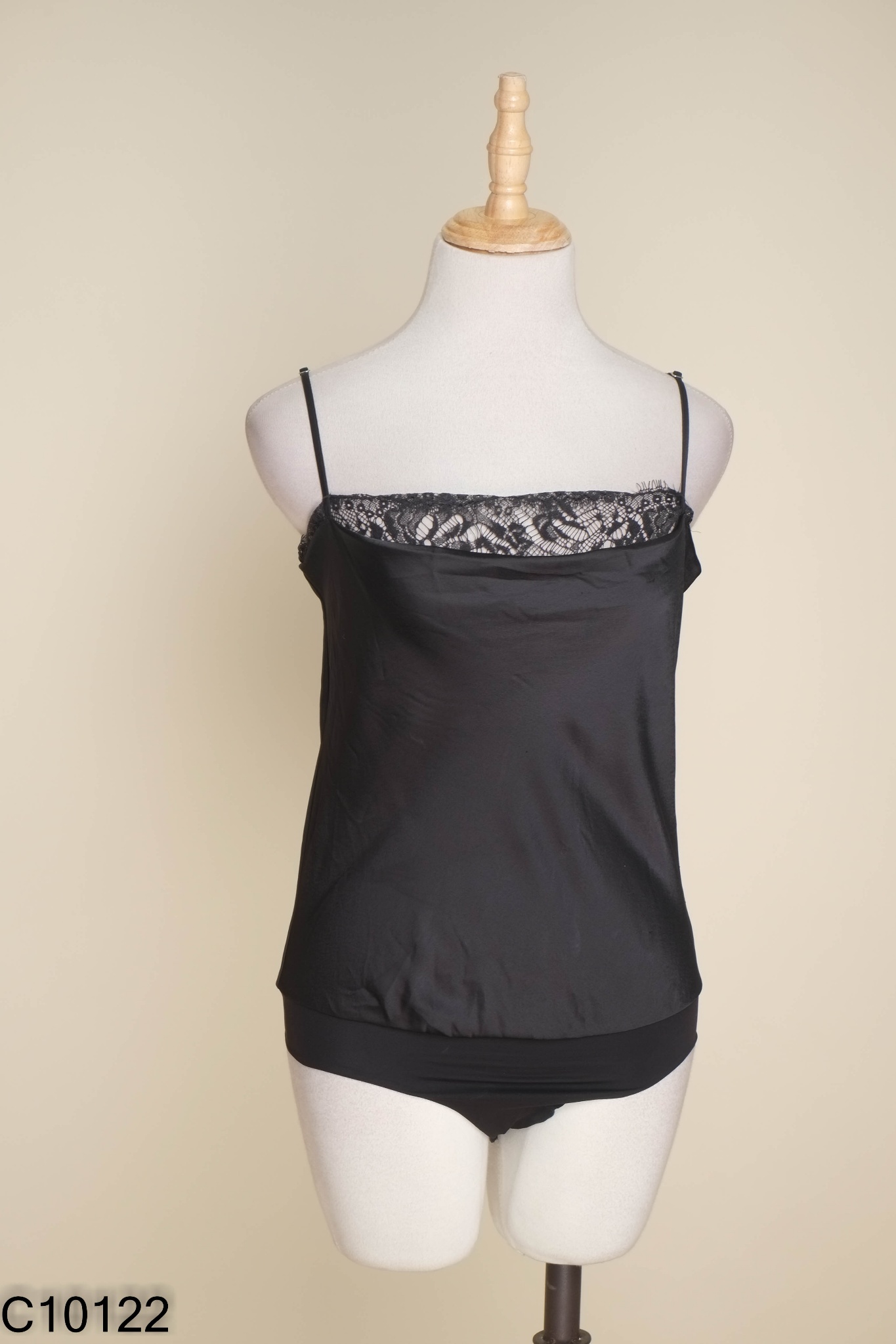 Bodysuits đen phối ren