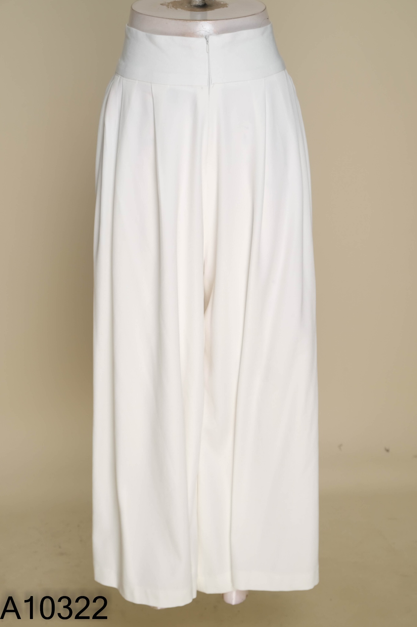Quần culottes vải trắng