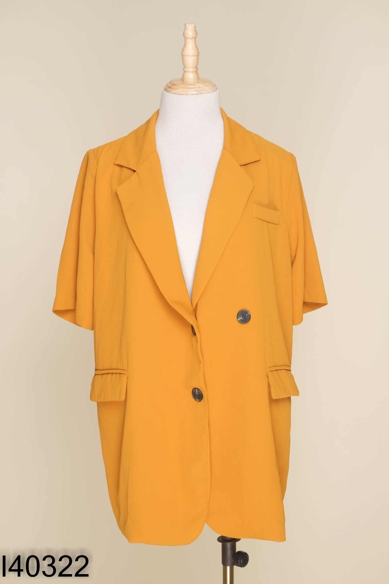 Áo blazer vàng ngắn tay