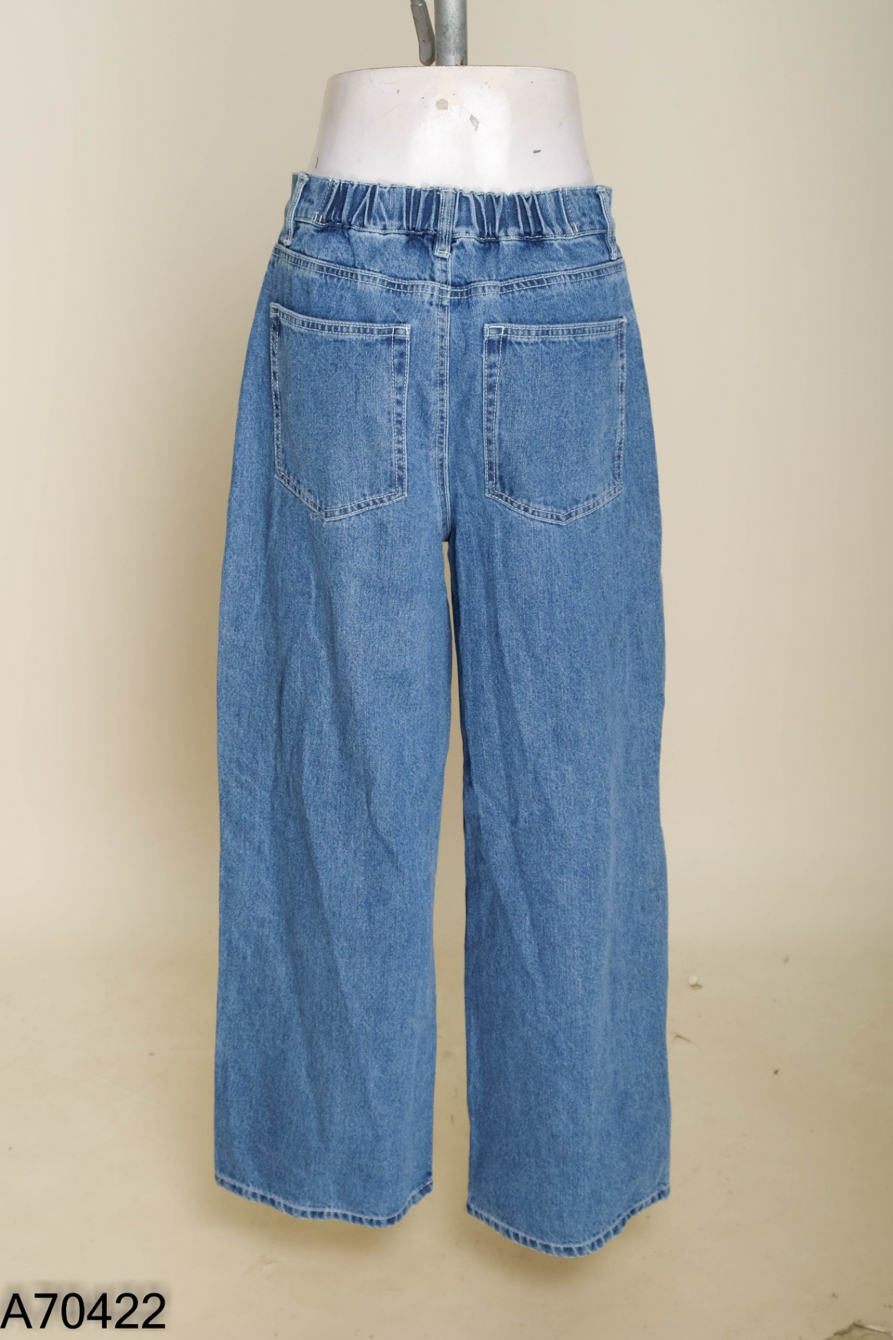 Quần jeans suông xanh trơn