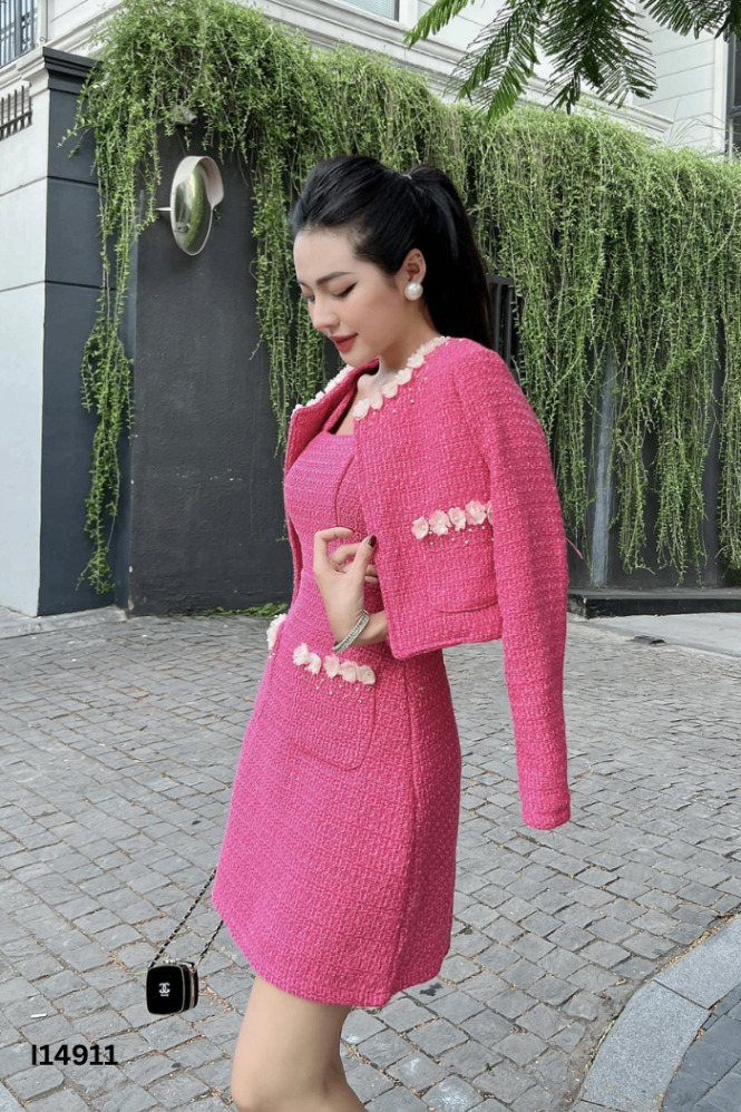 Set váy hai dây hồng+áo khoác