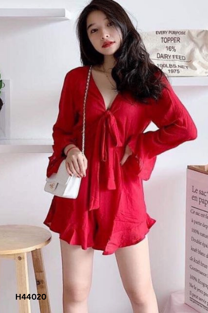 Jumpsuit đỏ buộc nơ