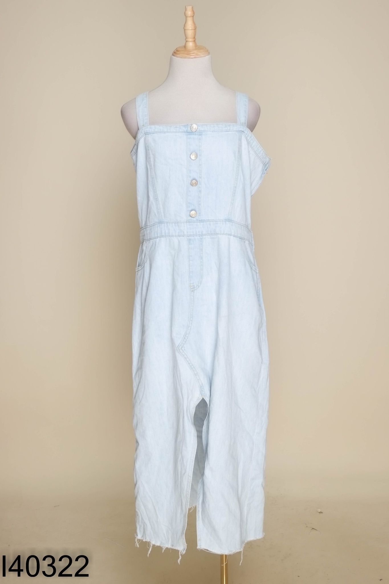 Váy yếm jeans xanh nhạt