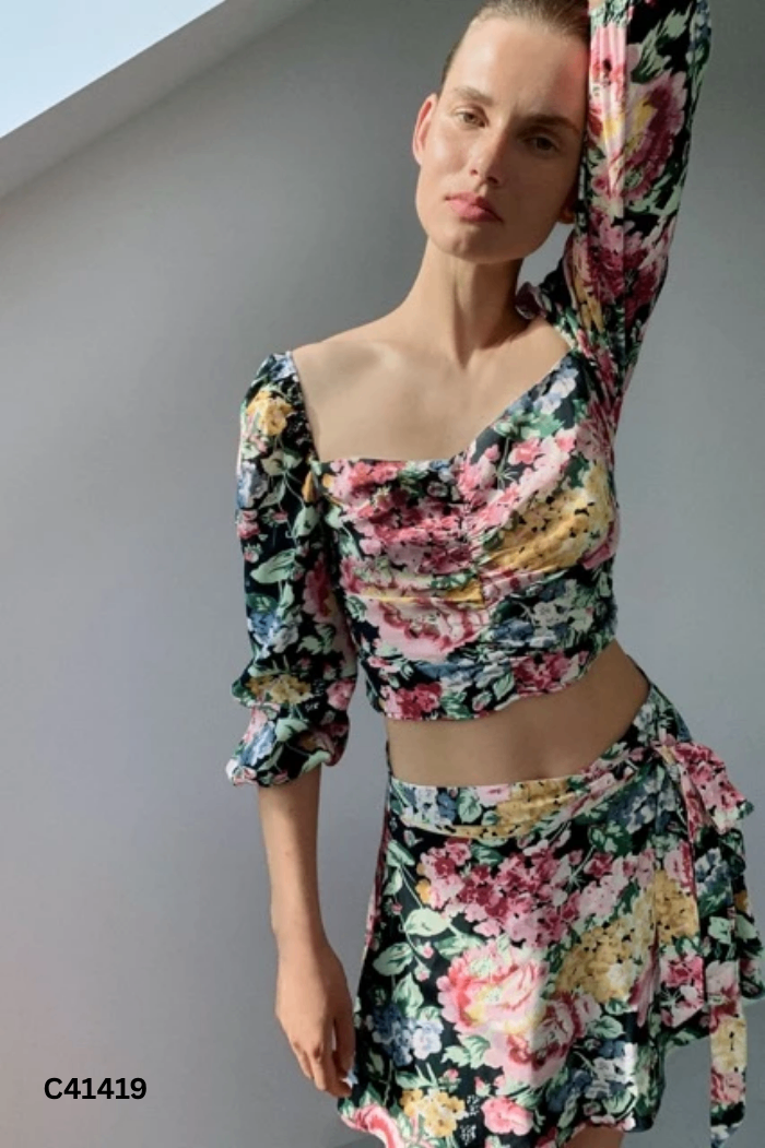 NEWTAG SET ZARA Áo nền đen hoa hồng vàng + chân váy