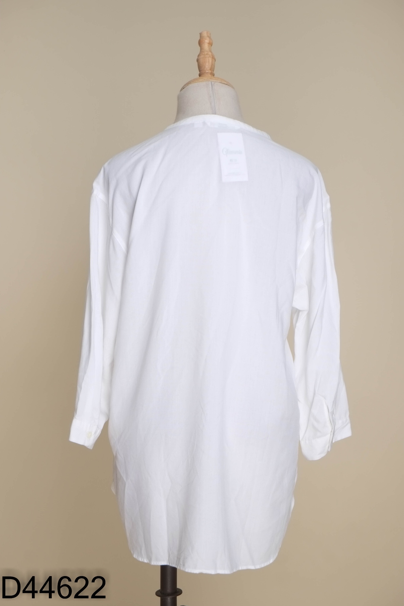 Áo UNIQLO trắng trơn