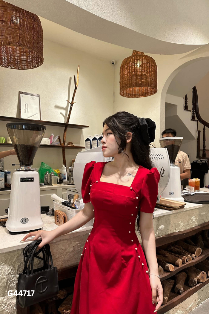 Váy PHƯƠNG PHAN đỏ đính ngọc