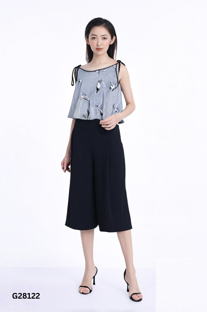 Jumpsuits đen YOSHINOHANA phối sọc họa tiết