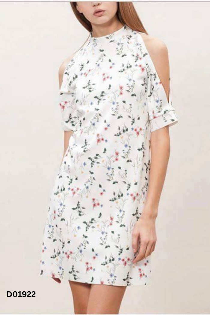 NEWTAG Váy trắng hoa STRADIVARIUS khoét vai