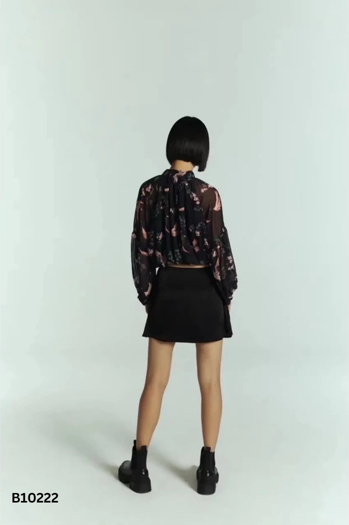 Áo ZARA đen croptop