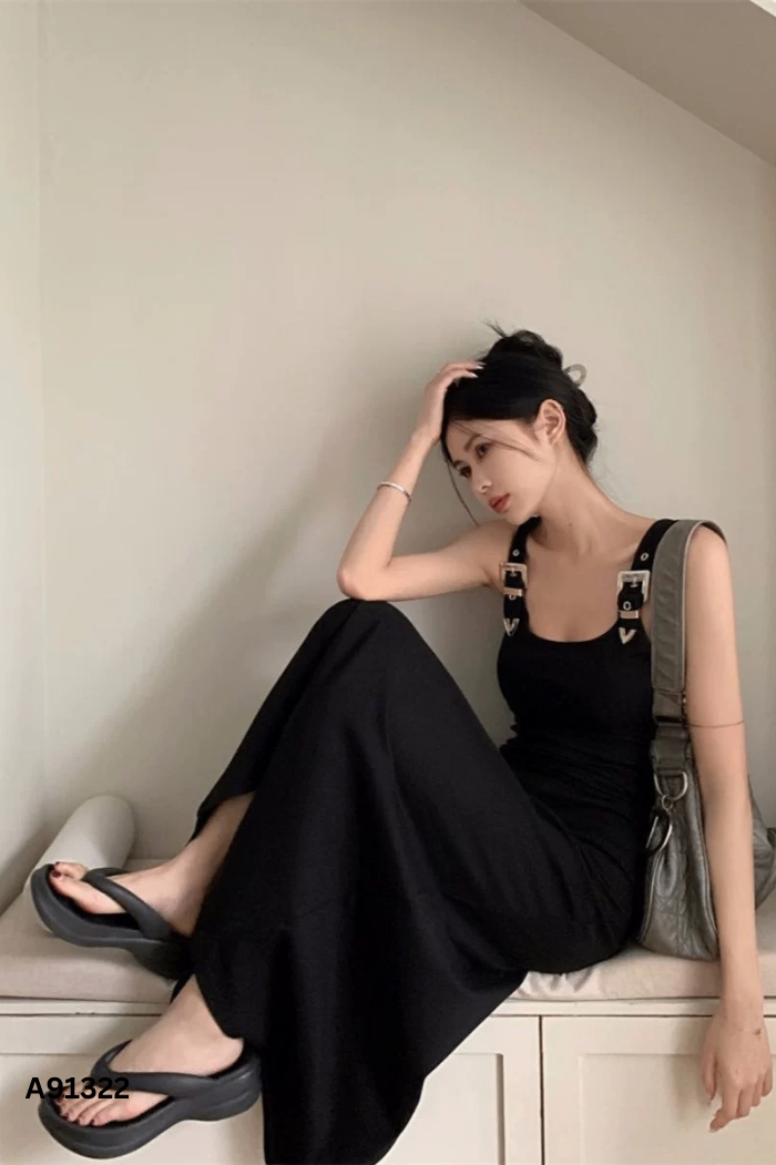 NEWTAG Váy sát nách đen phối kim loại