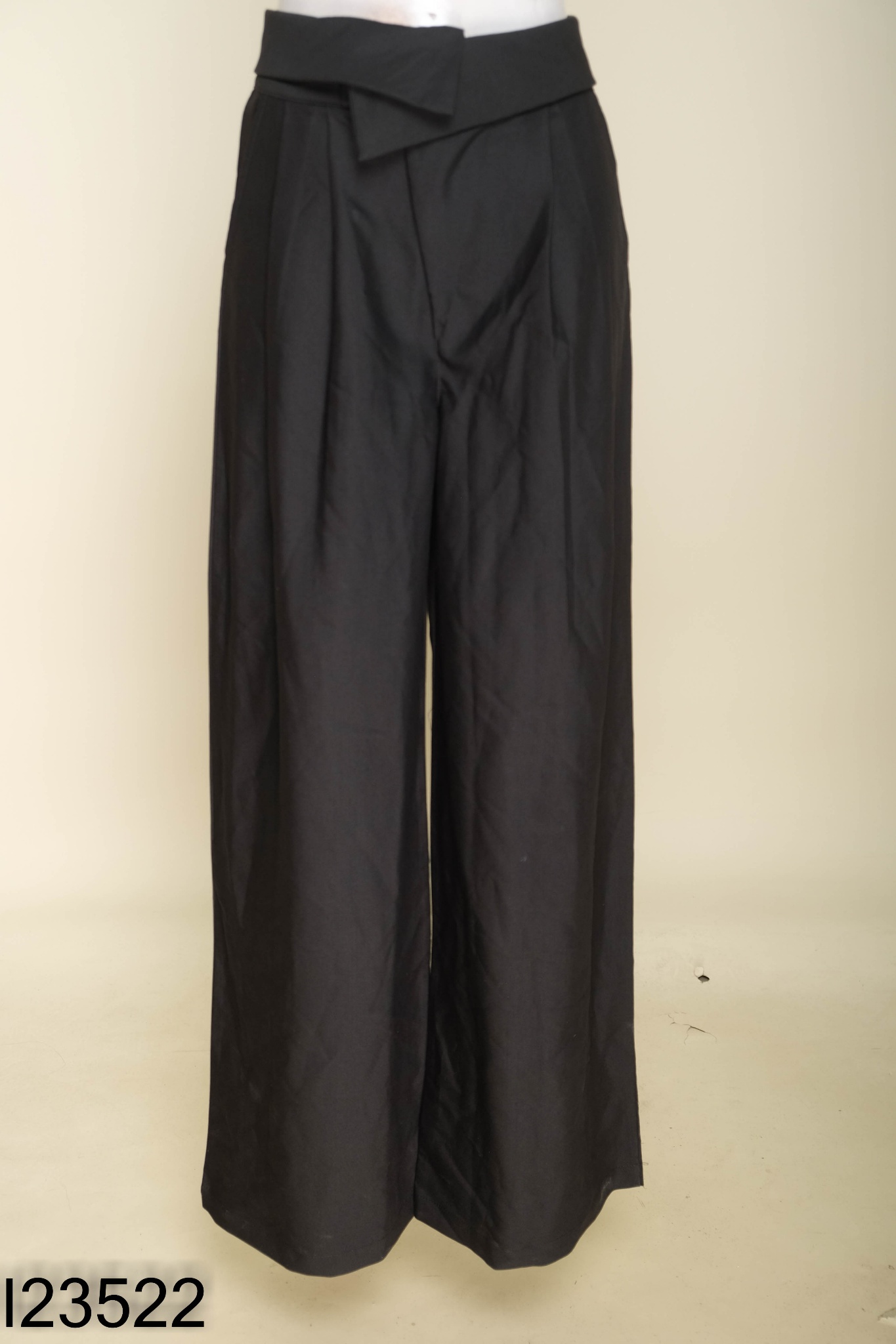 Quần culottes BB STORE đen phối khuy