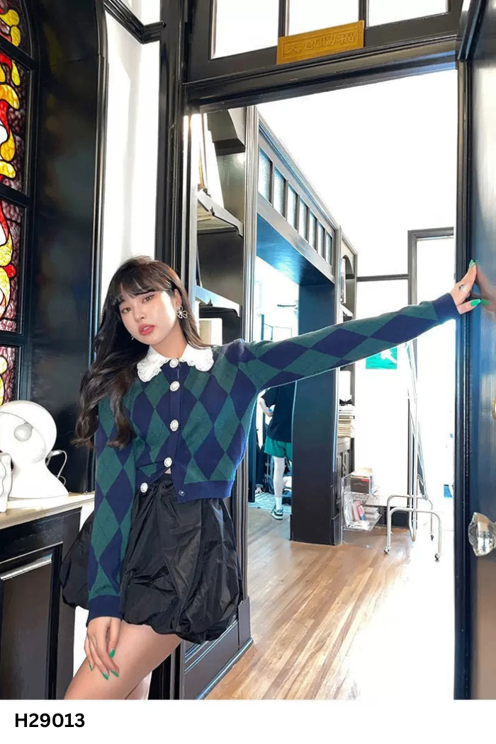 Cardigan len xanh cổ trắng