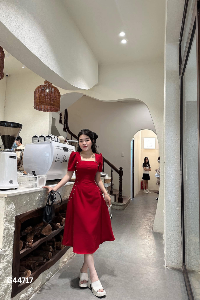 Váy PHƯƠNG PHAN đỏ đính ngọc