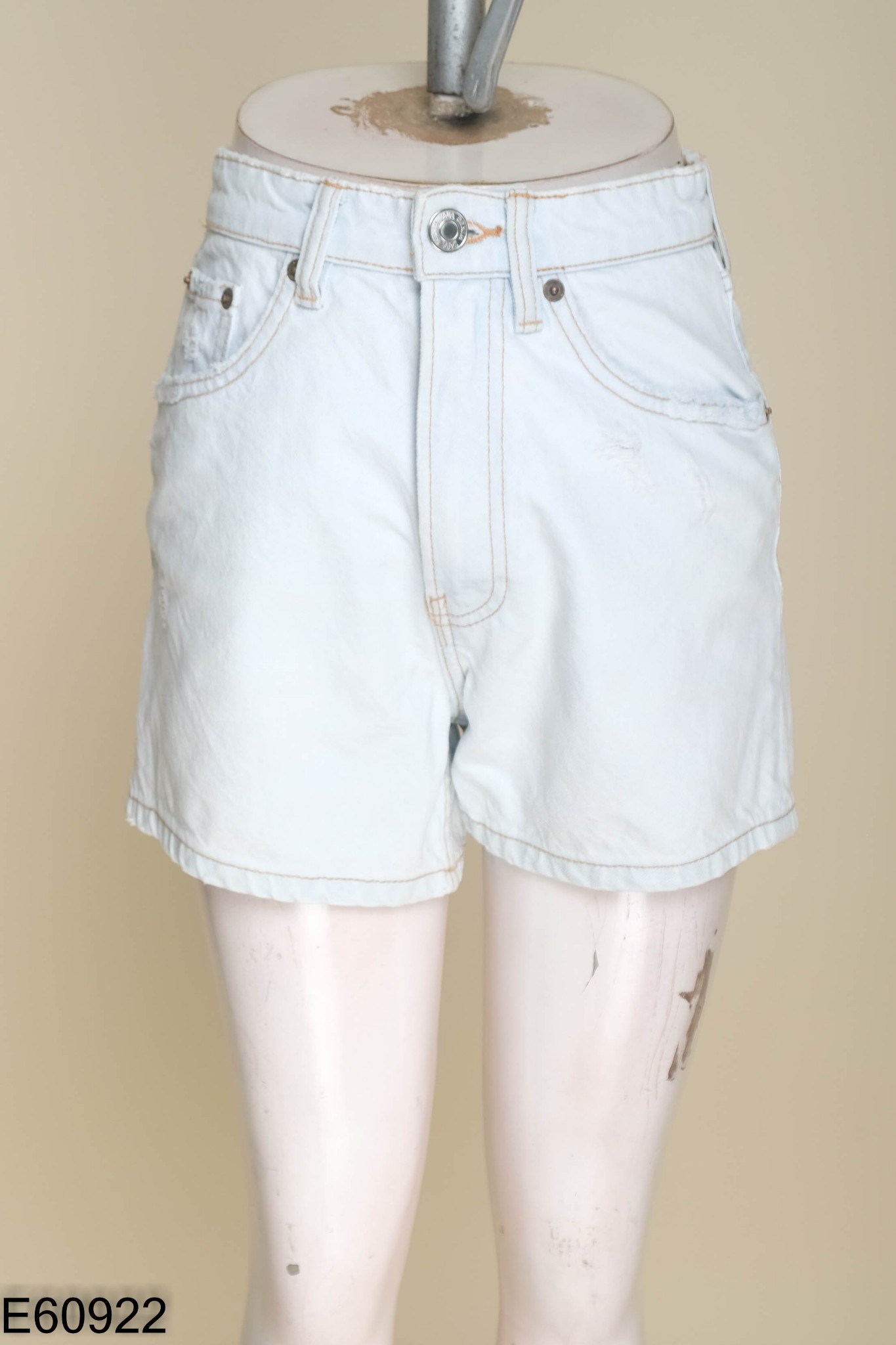 Quần ZARA shorts jeans xanh nhạt