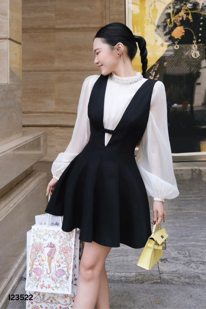 Set áo voan be + yếm đen