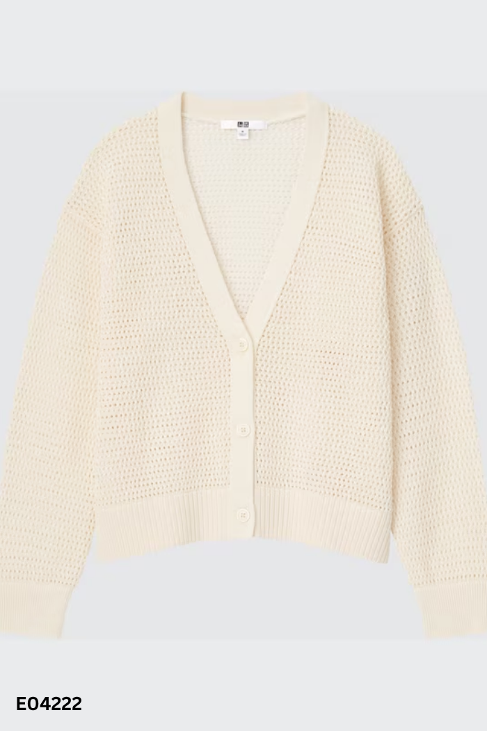Áo UNIQLO lưới be cài khuy