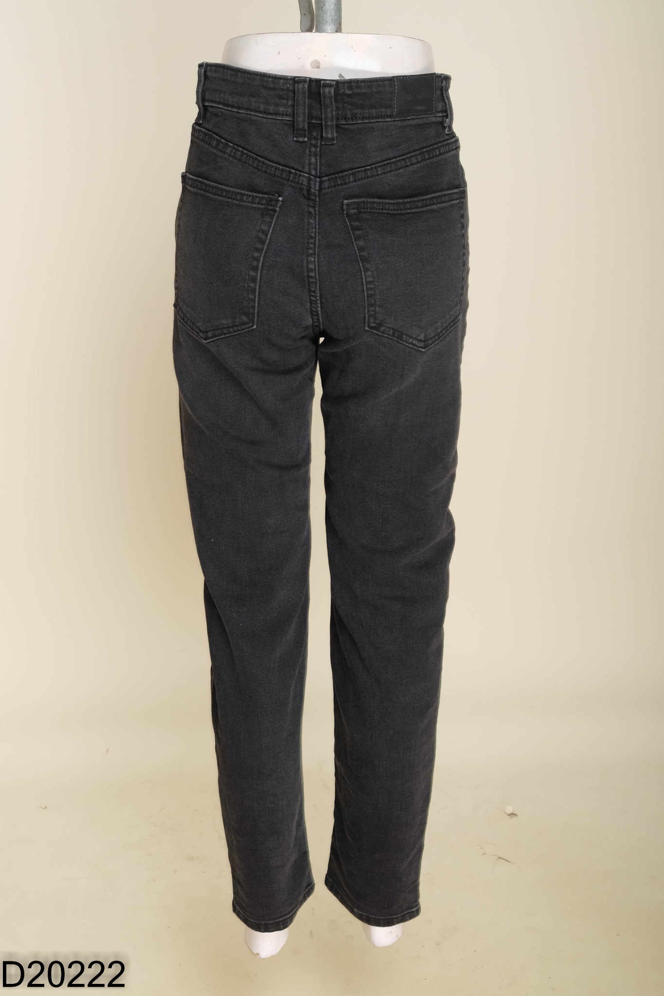 Quần PULL & BEAR (cắt tag) jeans đen