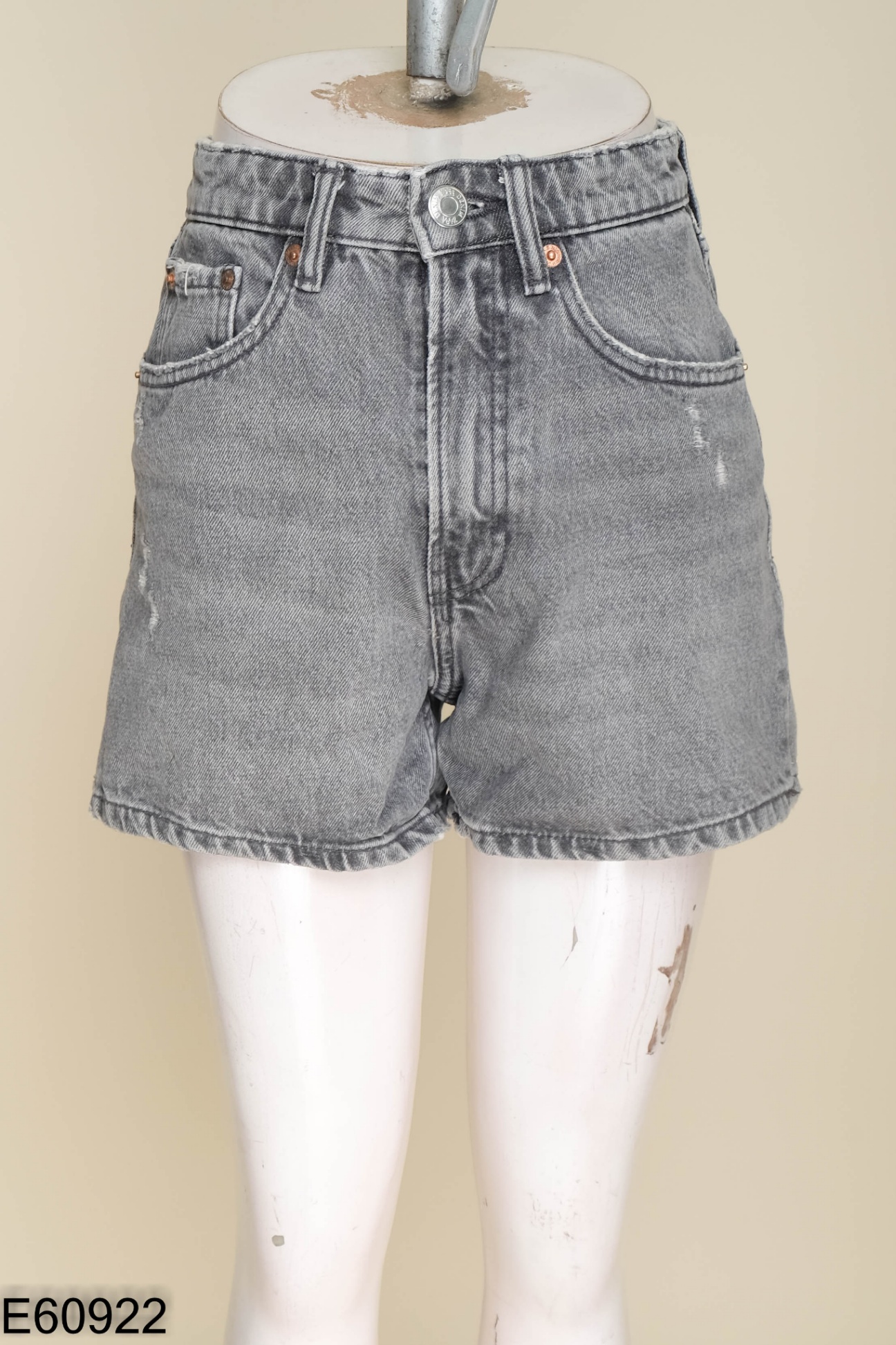 Quần ZARA shorts jeans xám đen