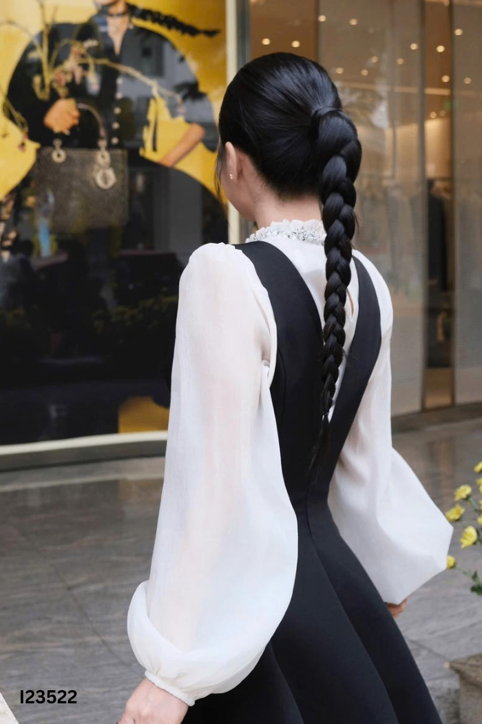 Set áo voan be + yếm đen