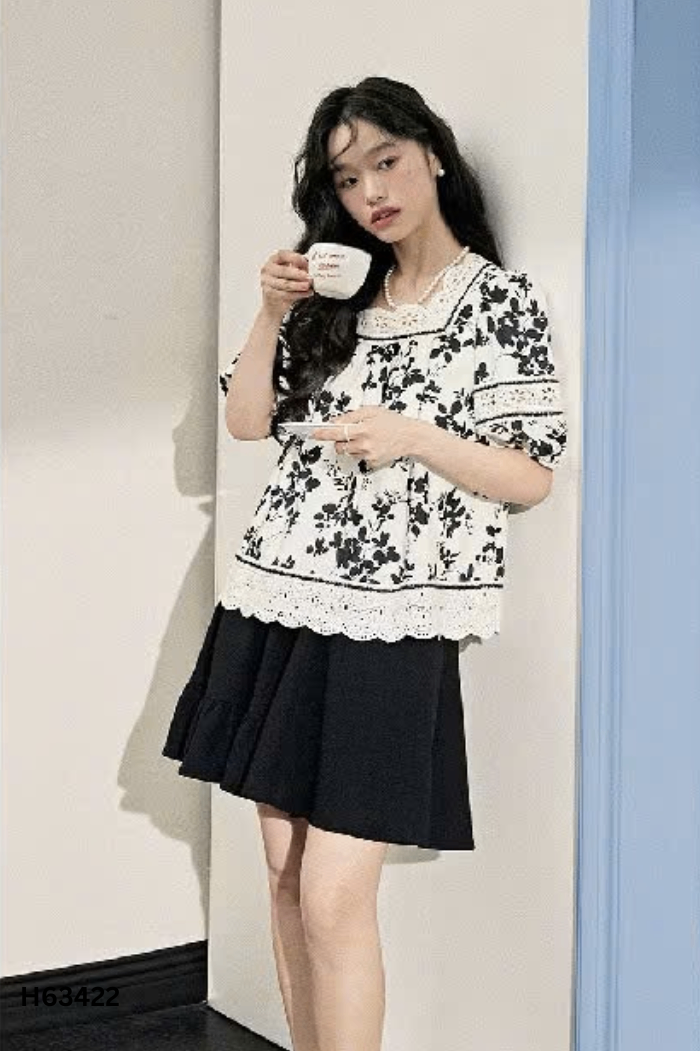 Áo be hoạ tiết đen