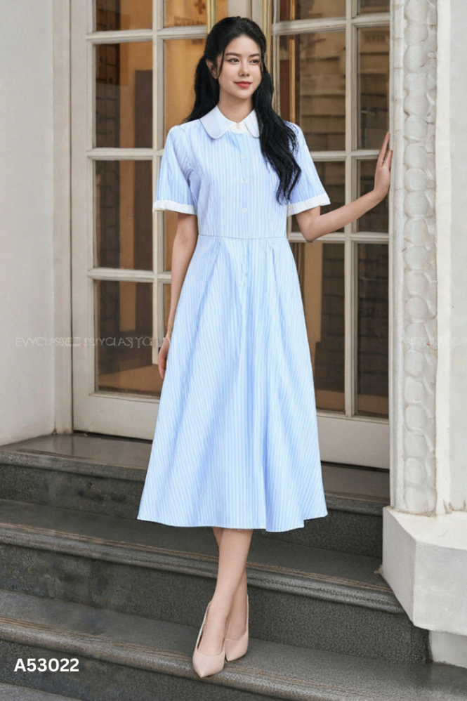 Váy xanh kẻ trắng