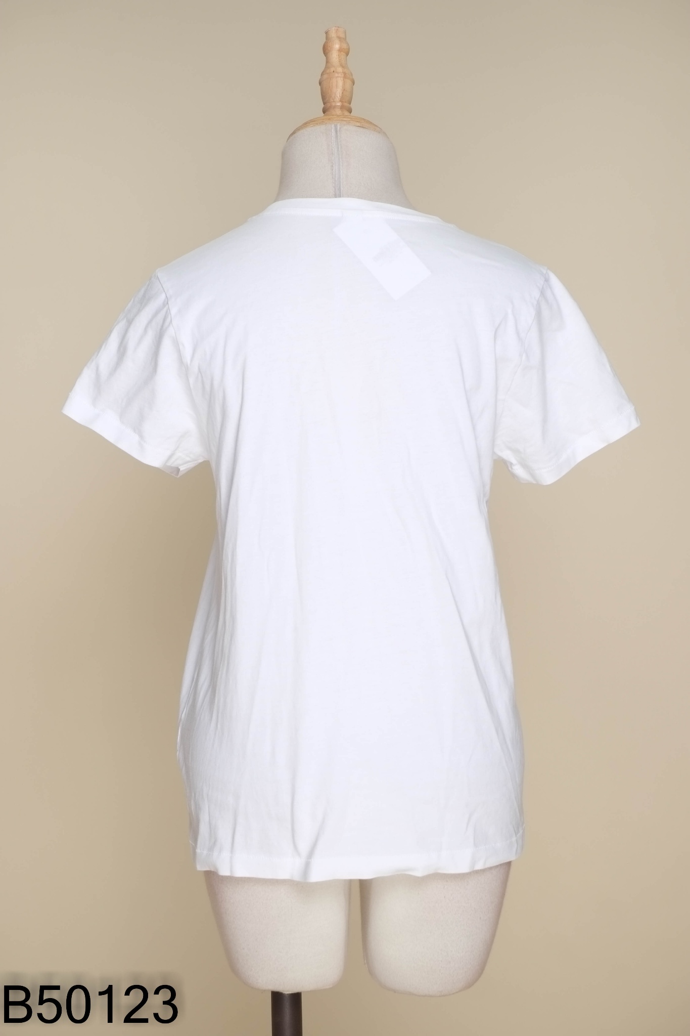 Áo UNIQLO trắng trơn
