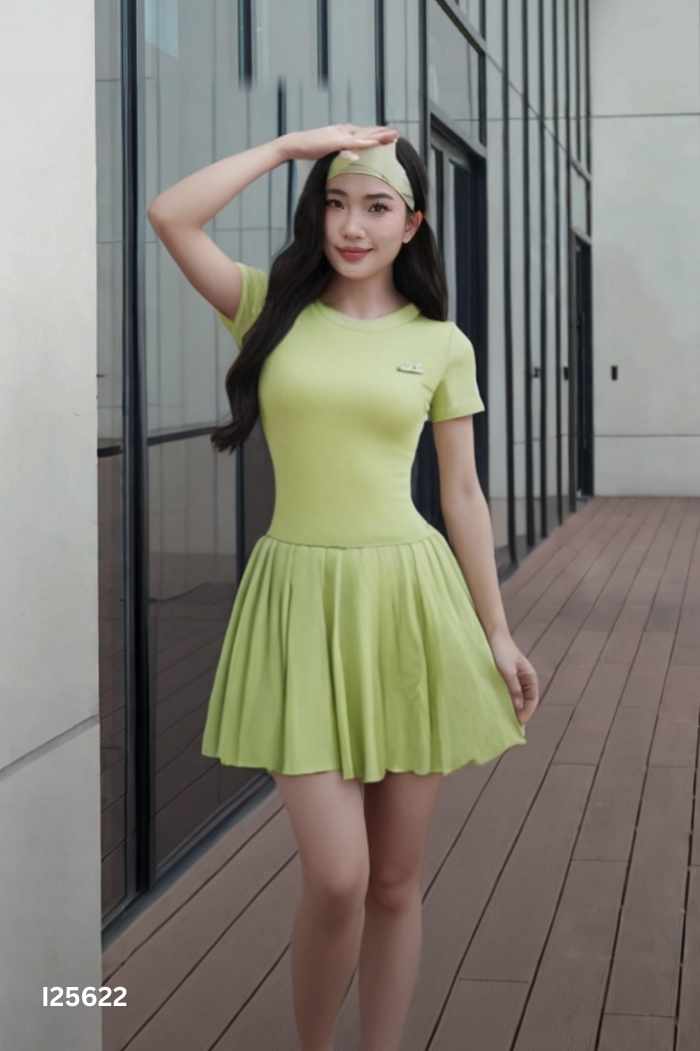 Váy xanh đính charm chữ