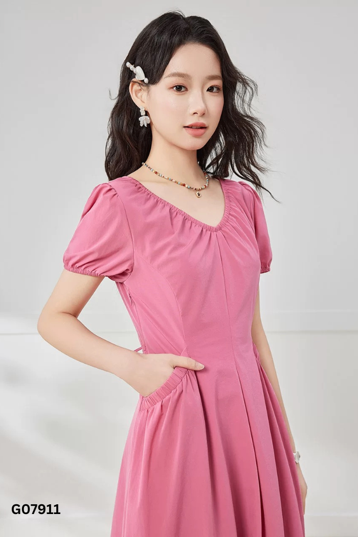 Váy hồng túi dúm