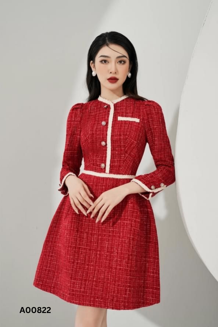 Váy dạ đỏ ZANE viền be cúc ngọc