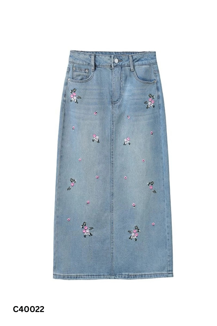 Chân váy jeans xanh thêu hoa