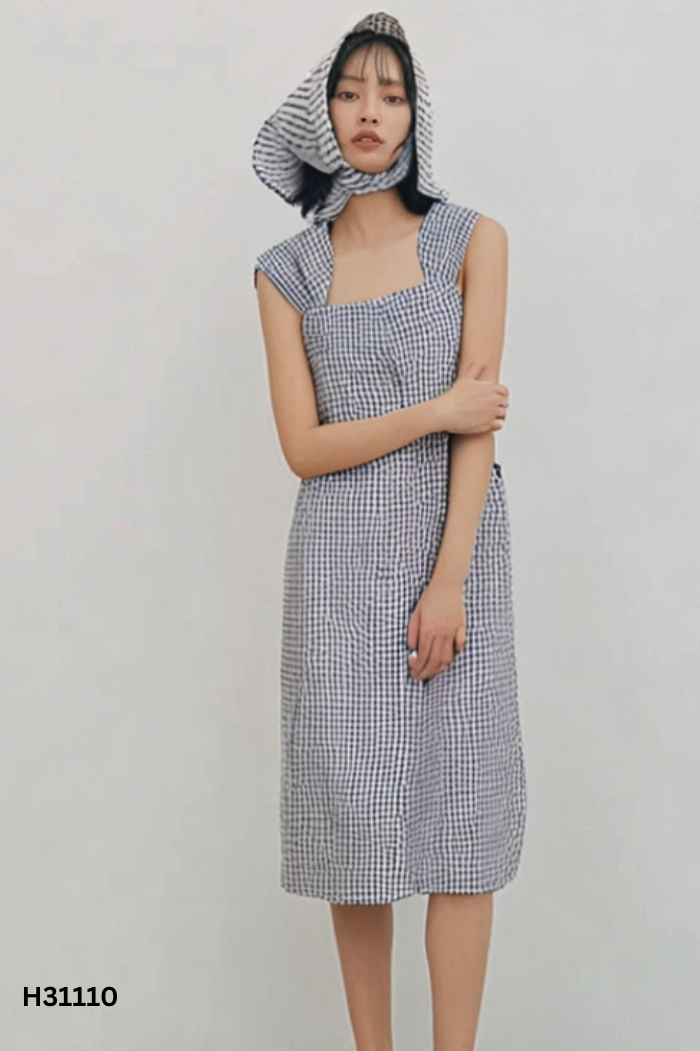 Váy đen kẻ caro
