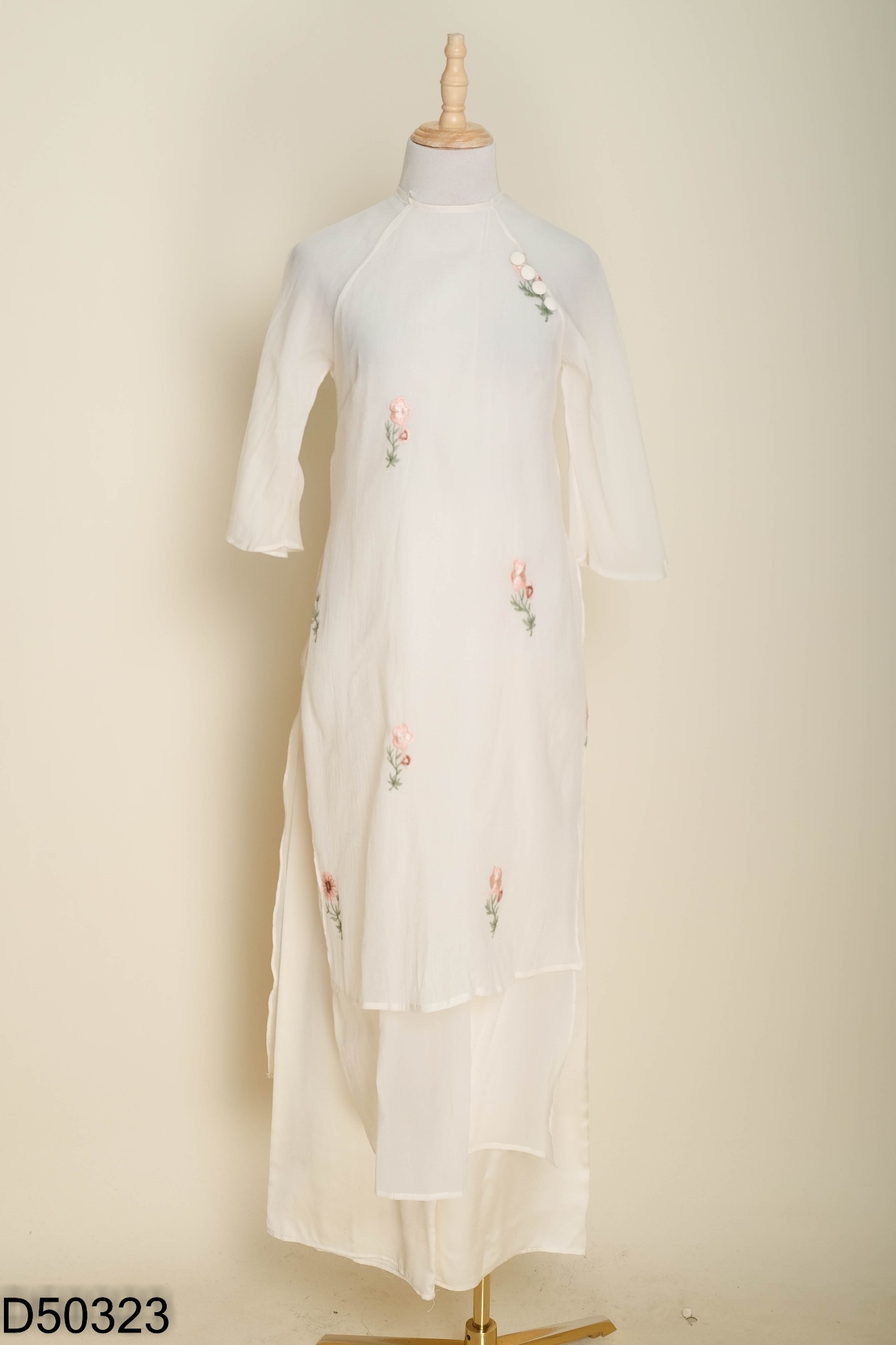 SET Áo dài be hoa + quần lụa