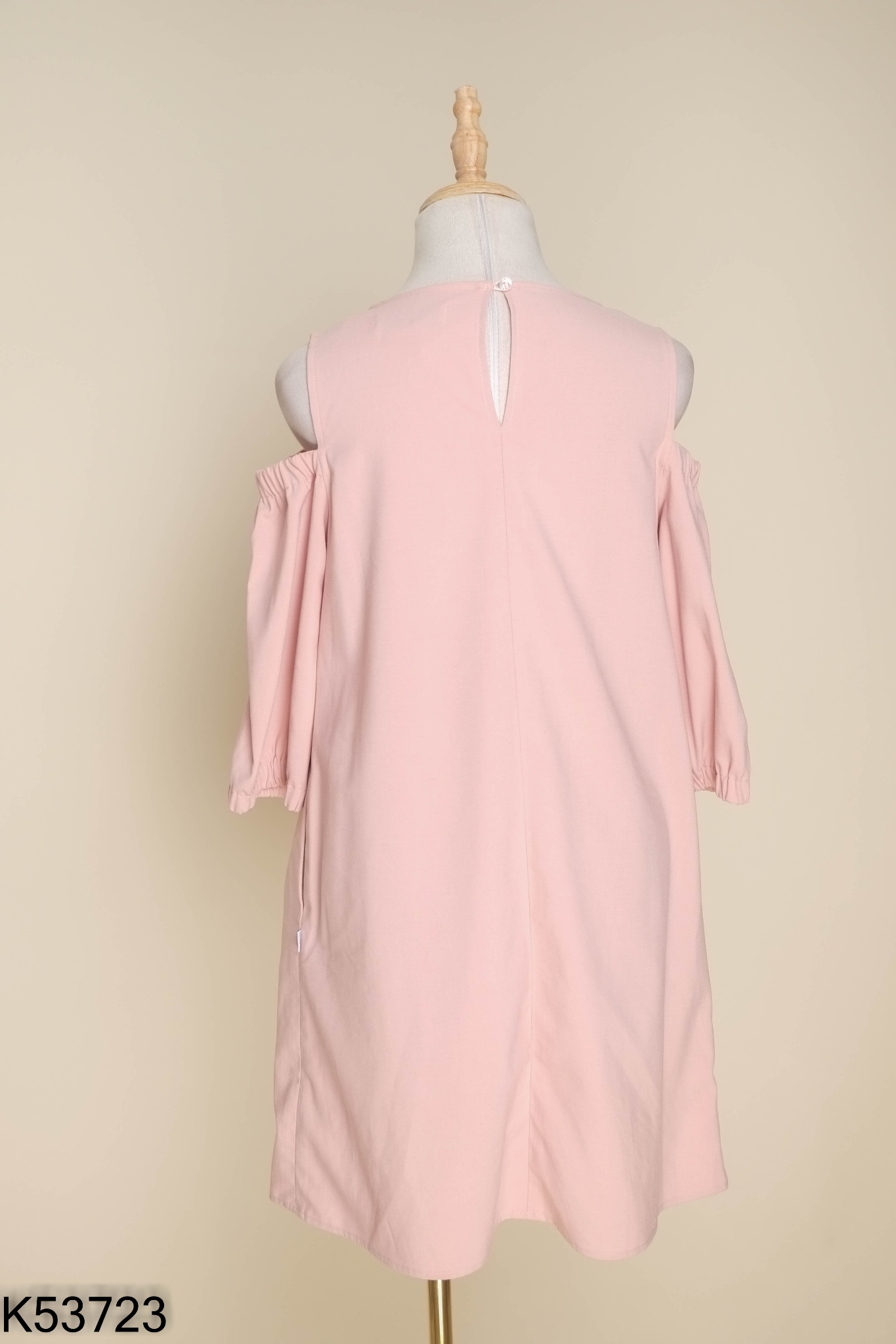 Váy D.CHIC hồng hở vai