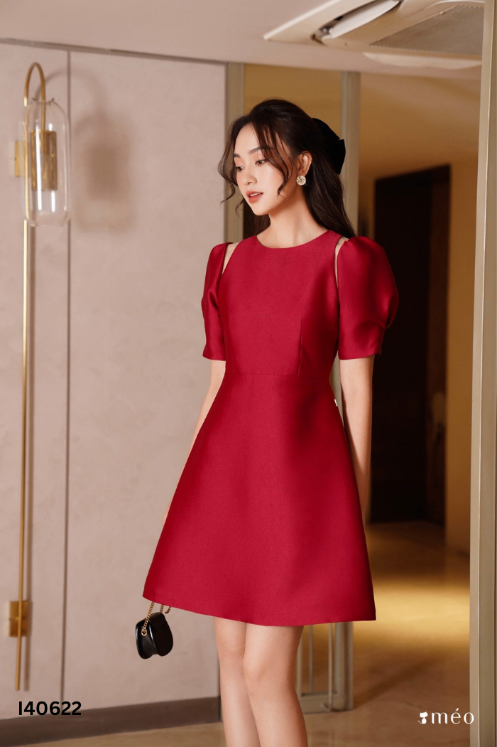 Váy taffta đỏ MÉO tay phồng
