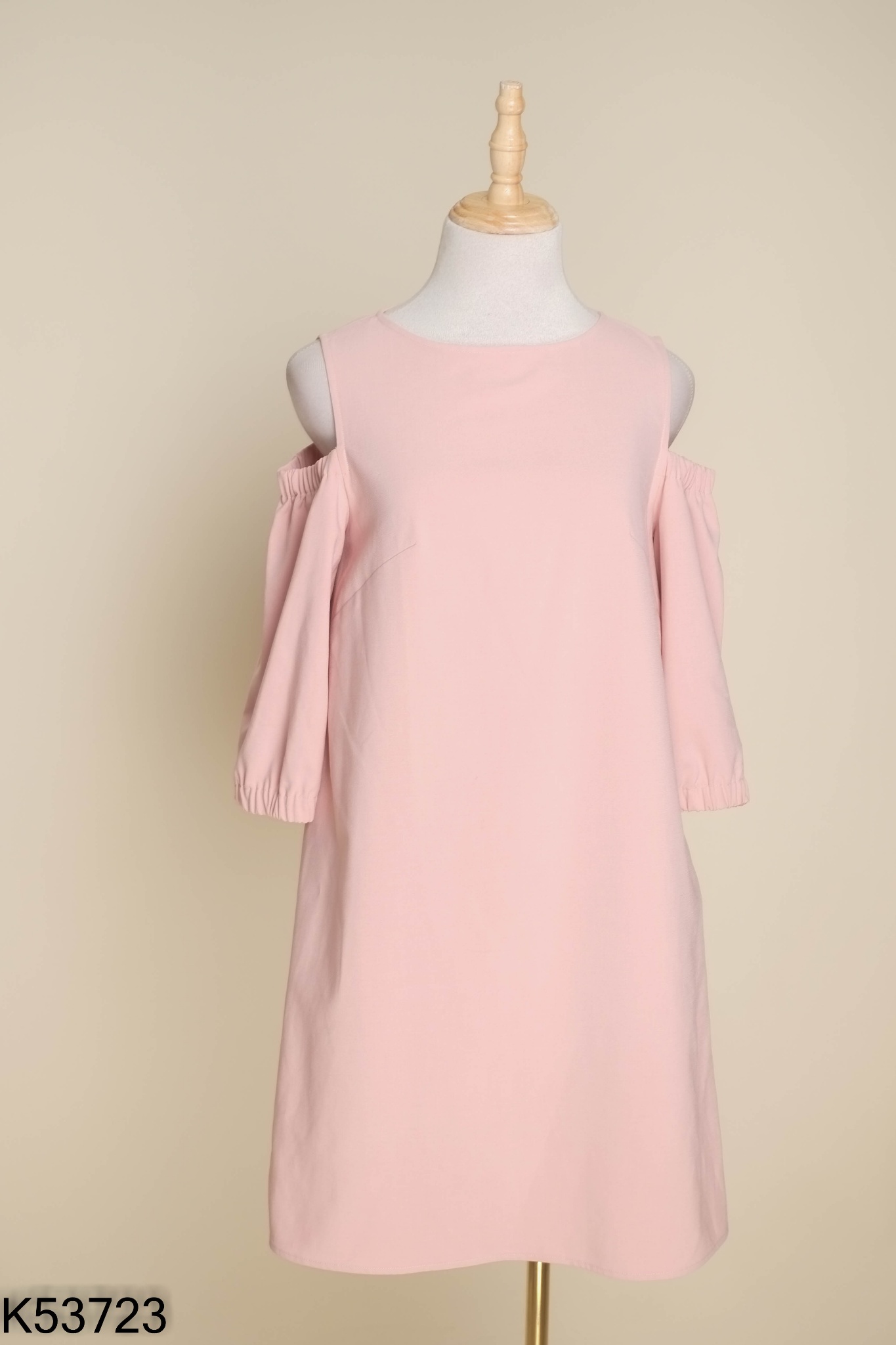 Váy D.CHIC hồng hở vai