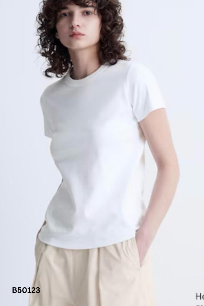 Áo UNIQLO trắng trơn