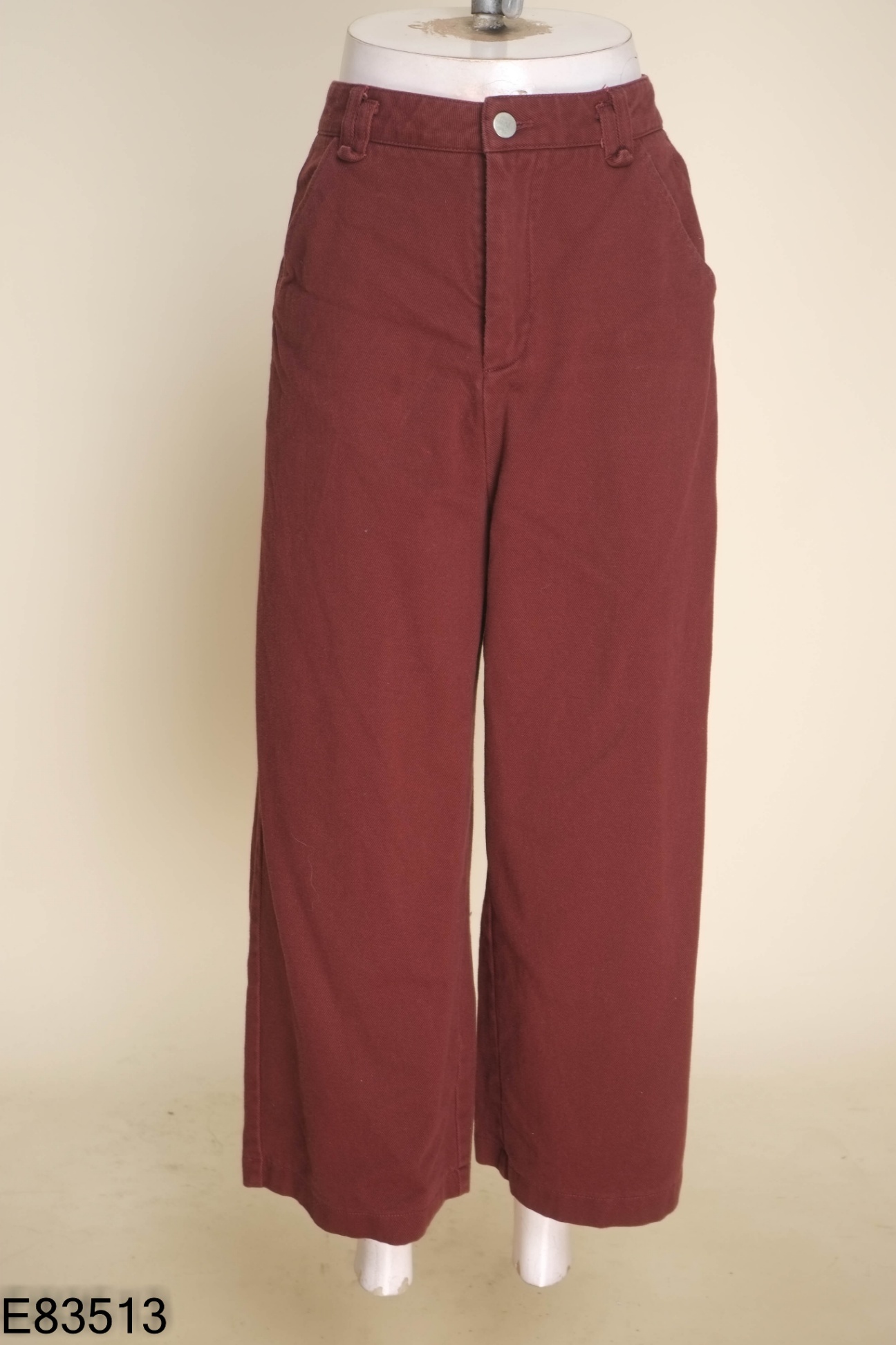 Quần jeans suông đỏ mận