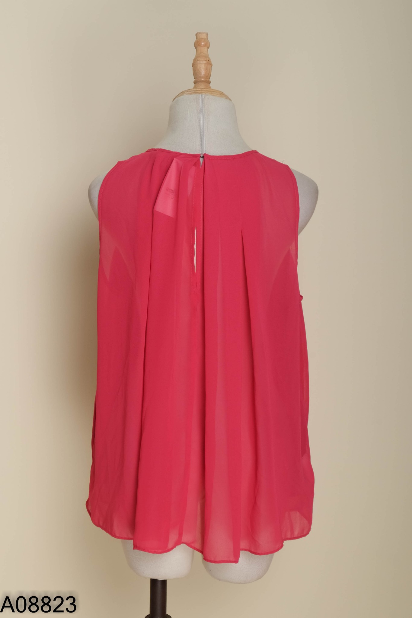 Áo BCBG hồng sát nách