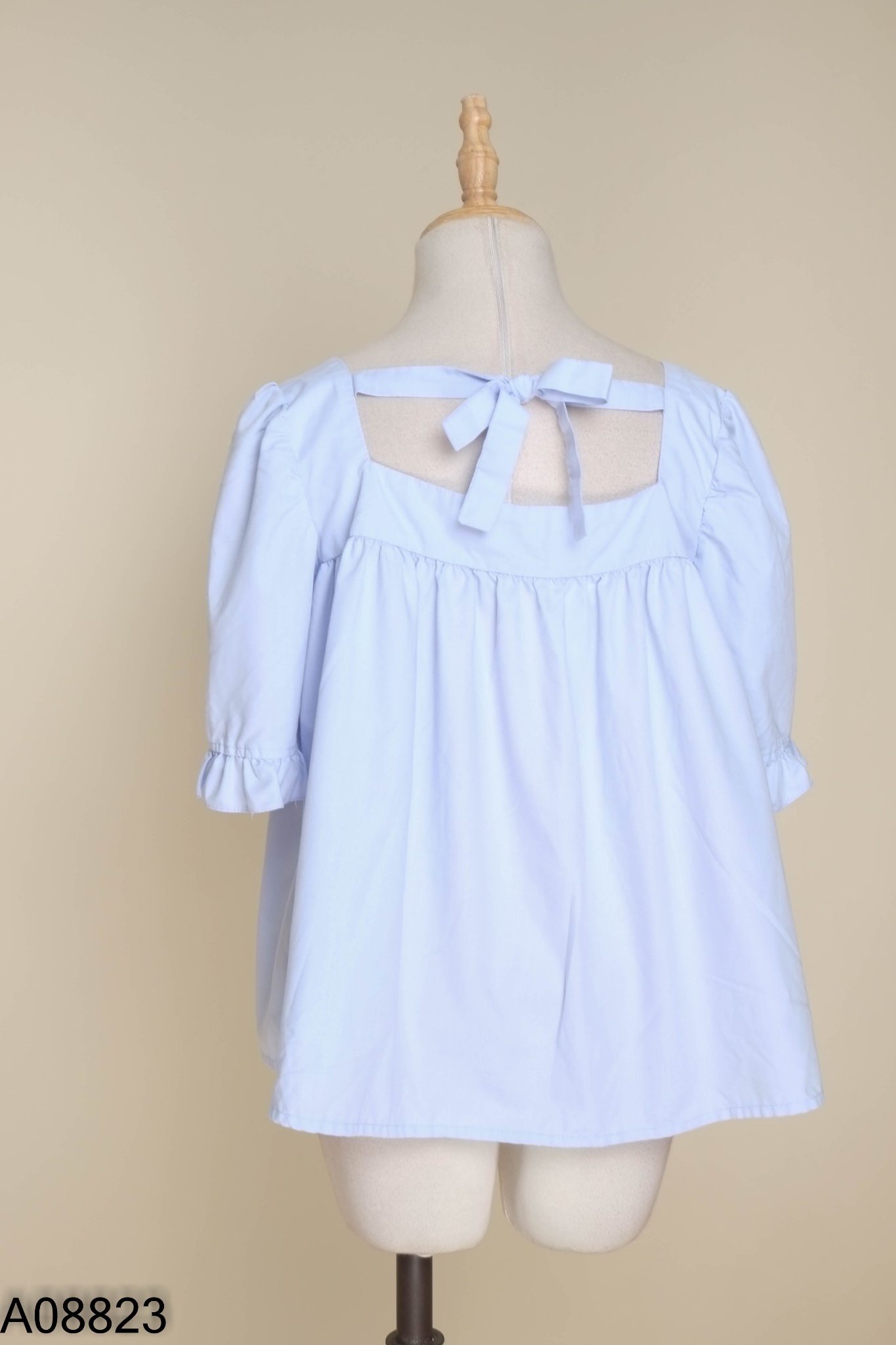 Áo BRENNA xanh cổ vuông