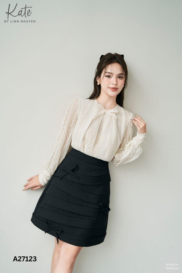 Chân váy KATE BY LINH NGUYEN đen đính nơ
