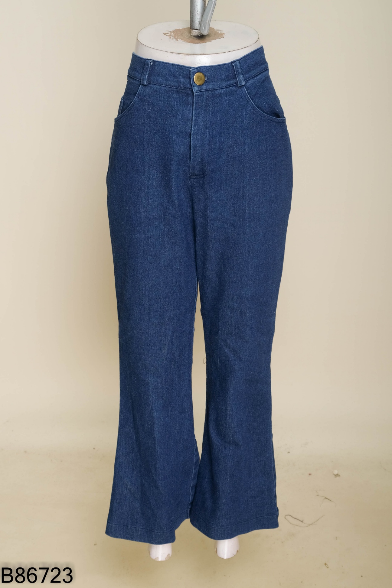 Quần jeans trơn xanh đậm