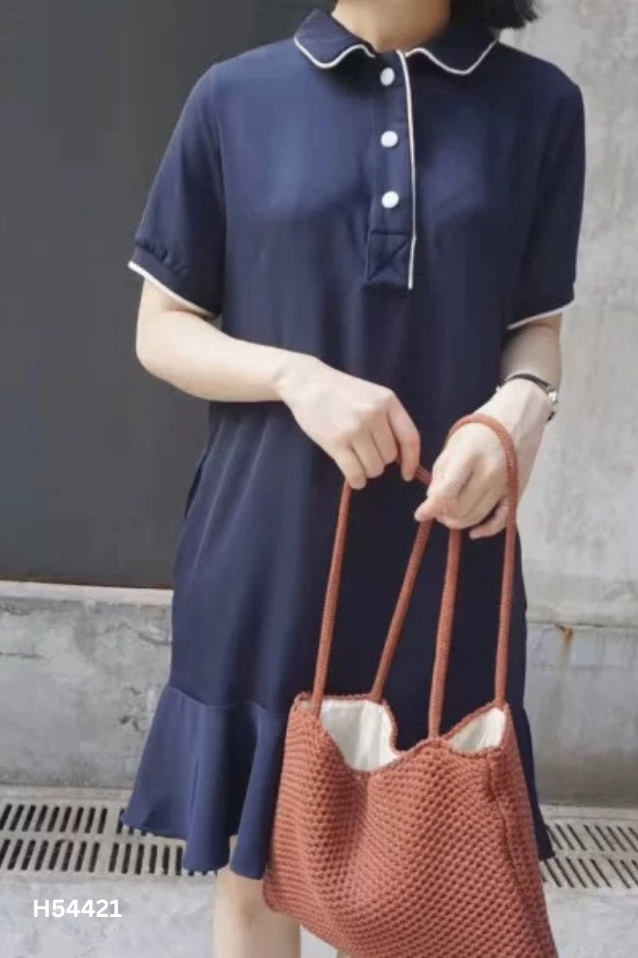 Váy xanh đen viền trắng