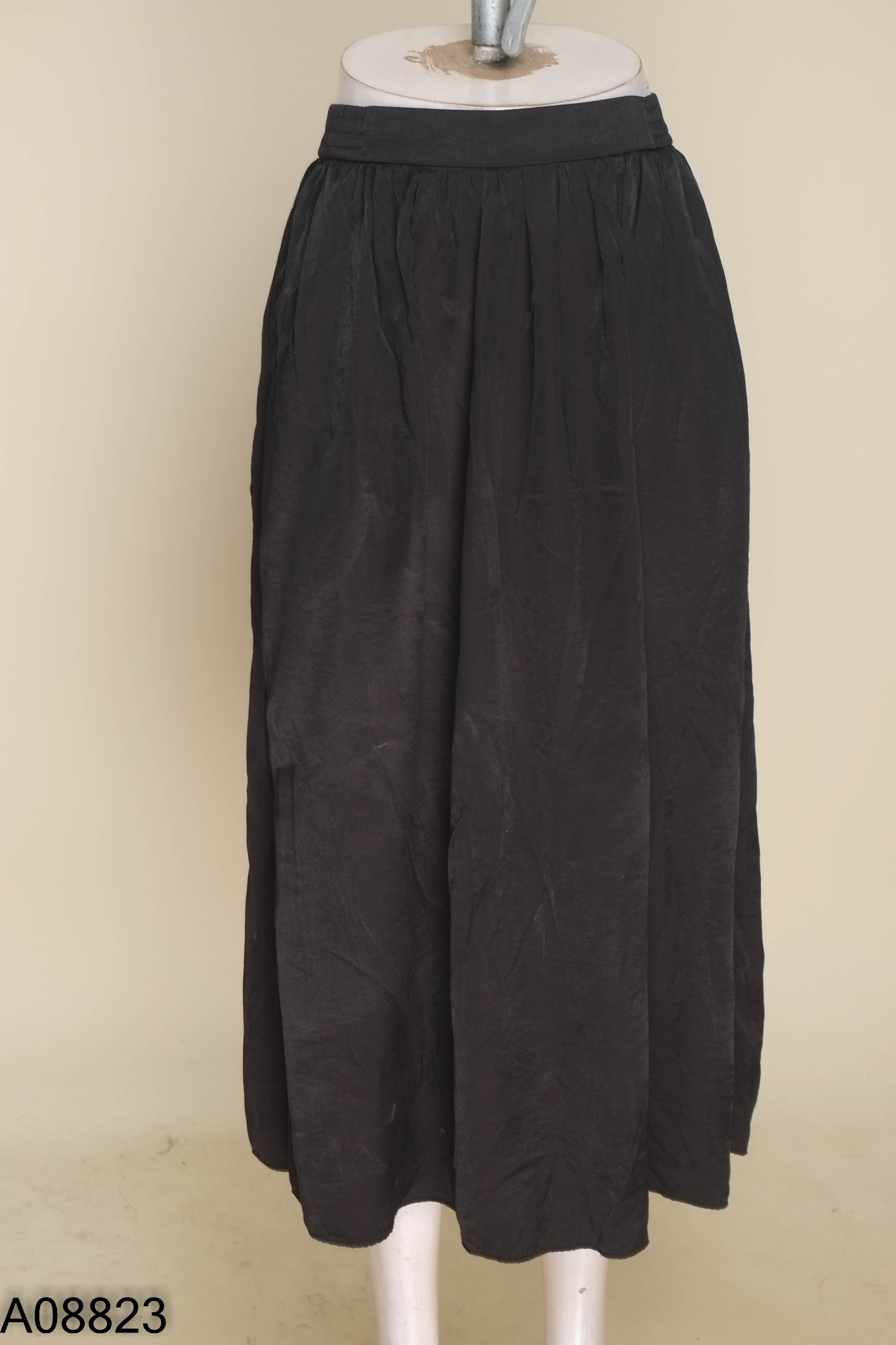 Chân váy UNIQLO đen trơn
