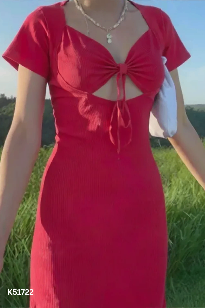 Váy đỏ dú ngực