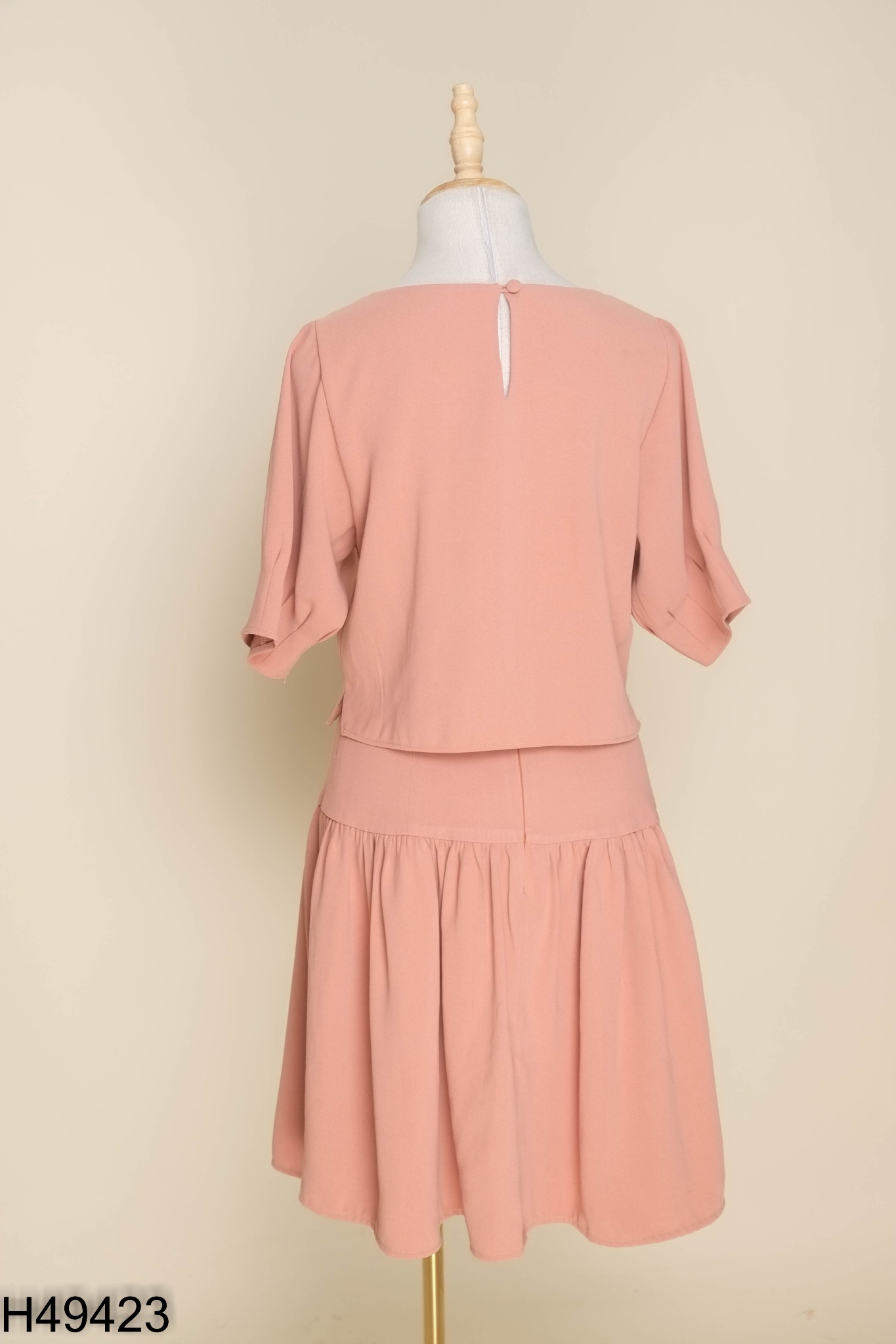Set Áo hồng OLV FEMINIST thêu hoa + chân váy