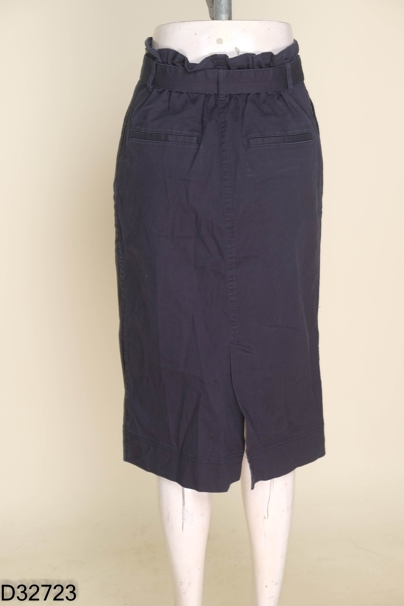 Chân váy kaki UNIQLO xanh than phối đai