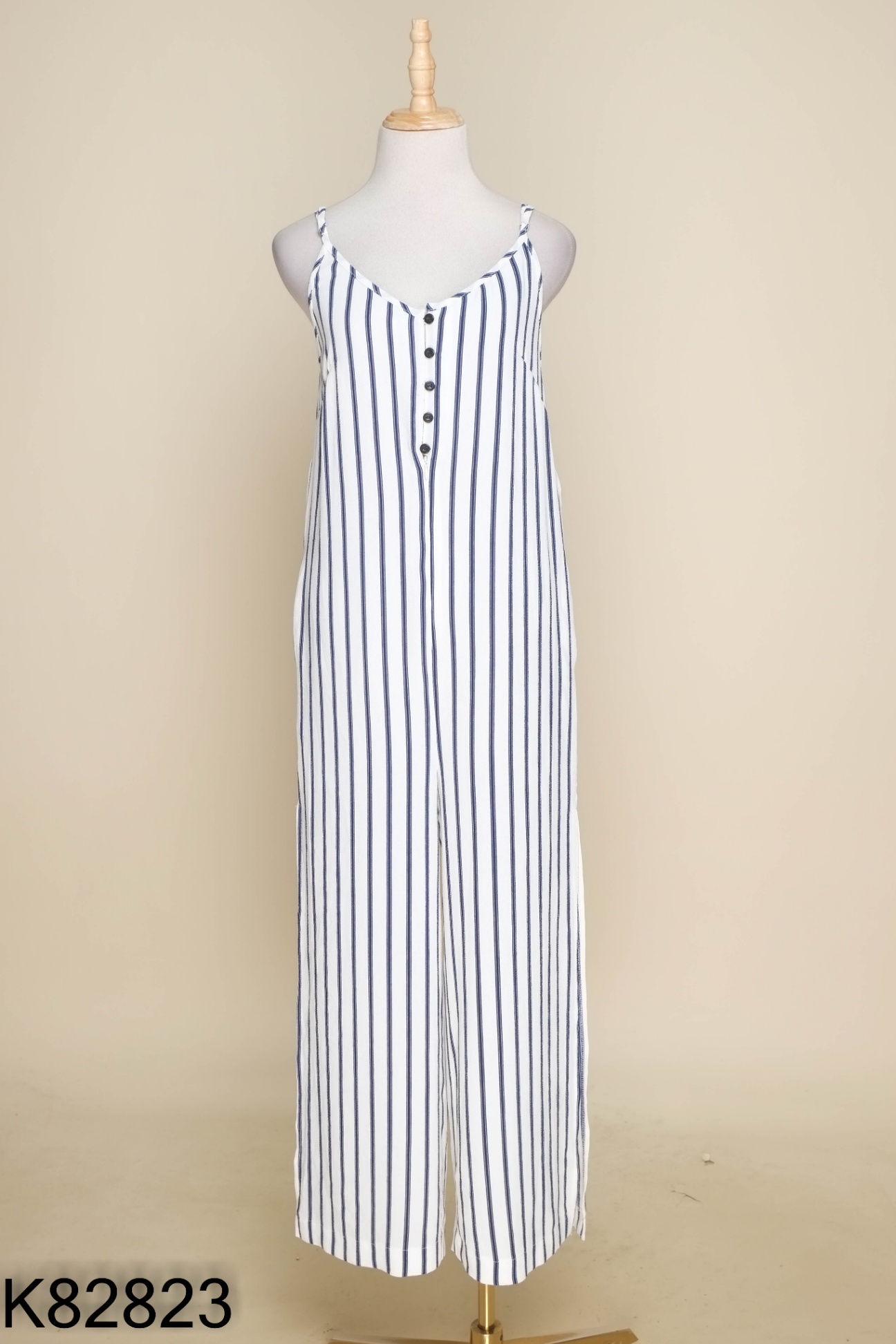 Jumpsuits hai dây trắng sọc xanh kèm đai