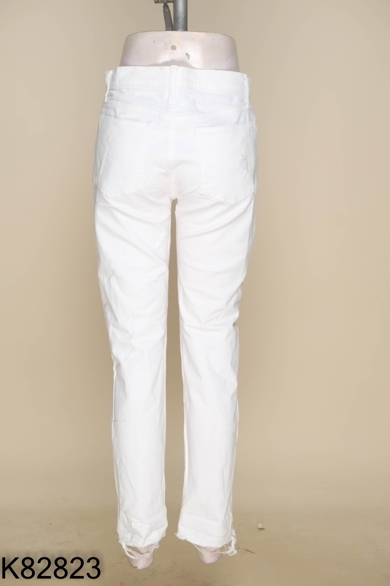 Quần jeans trắng GAP cắt gấu